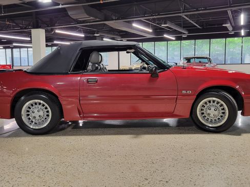Used 1989 Ford Mustang GT RWD image 35