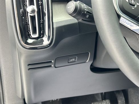 New 2026 Volvo XC40 B5 Plus w/ Protection Package Premier image 17
