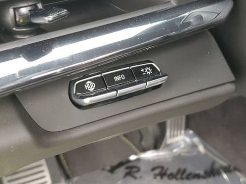 Used 2024 Chevrolet Corvette Stingray Premium Conv w/ Z51 Performance Package image 30