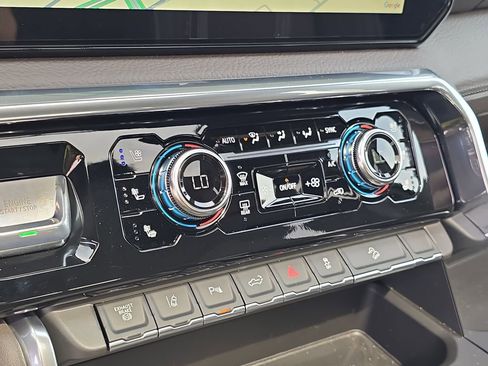 New 2026 GMC Sierra 2500 Denali w/ Denali Reserve Package image 24