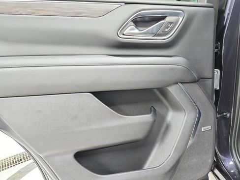 Used 2024 Chevrolet Tahoe Z71 w/ Luxury Package AWD/4WD image 41