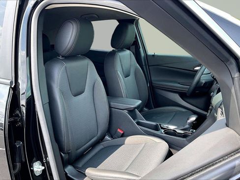Used 2023 Buick Encore GX Preferred w/ Cold Weather Comfort Package AWD/4WD image 8