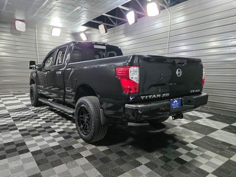 Used 2017 Nissan Titan SV image 7
