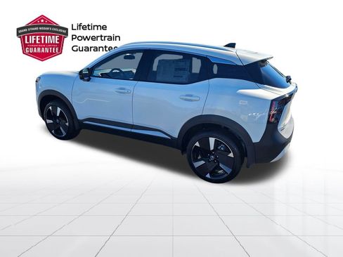 New 2026 Nissan Kicks SR image 3