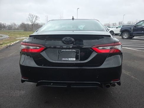 Used 2023 Toyota Camry SE w/ Convenience Package FWD image 9