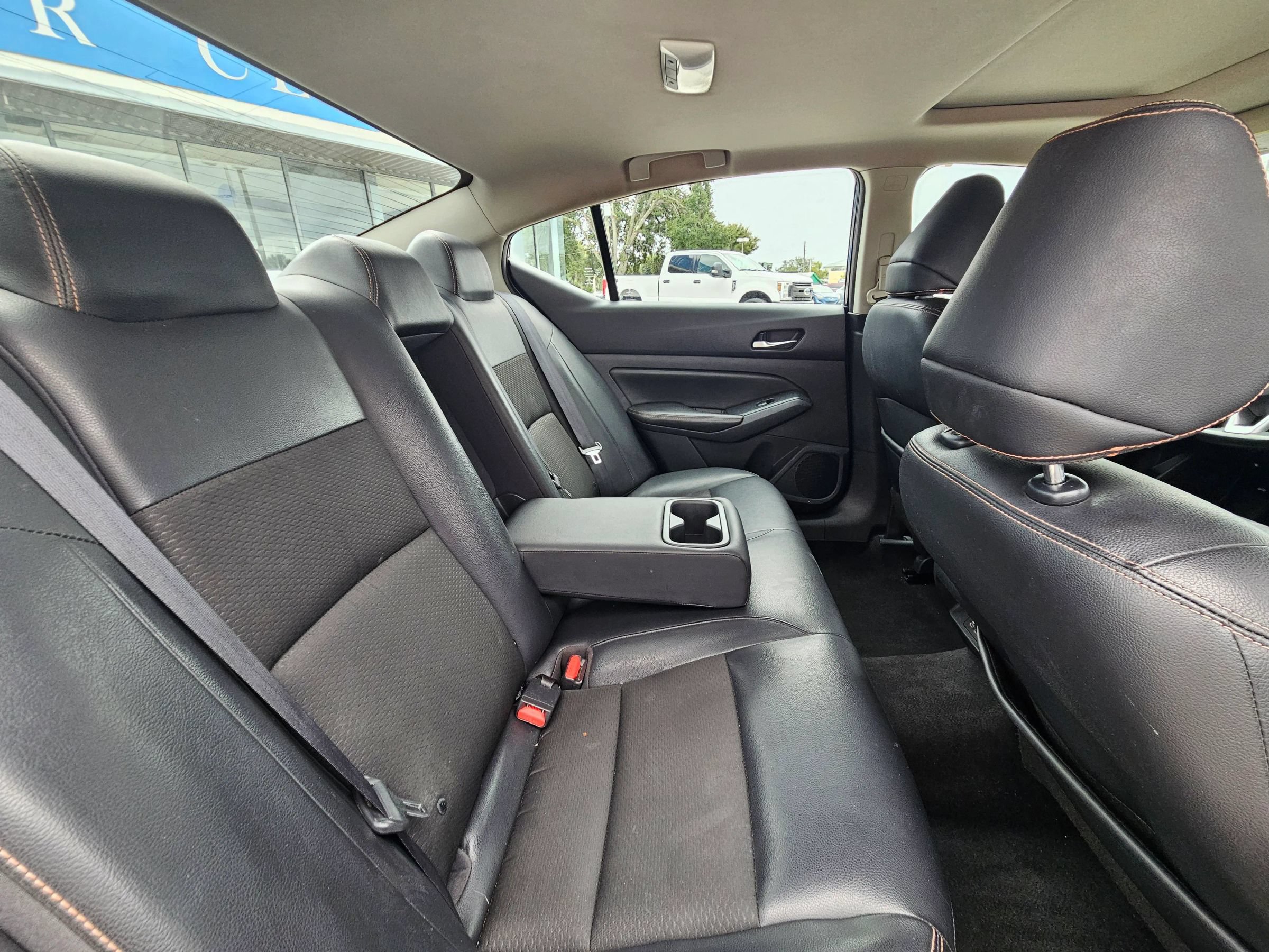 Used 2020 Nissan Altima 2.5 SR w/ Premium Package FWD image 12