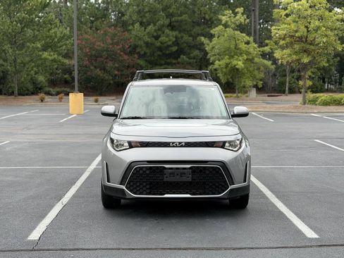 Used 2023 Kia Soul LX w/ LX Technology Package FWD image 2