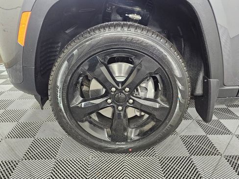 New 2026 Jeep Grand Cherokee L Limited w/ Limited Altitude Package image 10