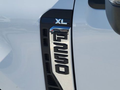 New 2026 Ford F250 XL w/ XL Chrome Package image 10