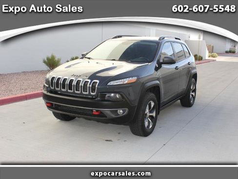 Used 2017 Jeep Cherokee Trailhawk AWD/4WD image 1