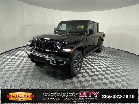 New 2026 Jeep Gladiator Sport image 3