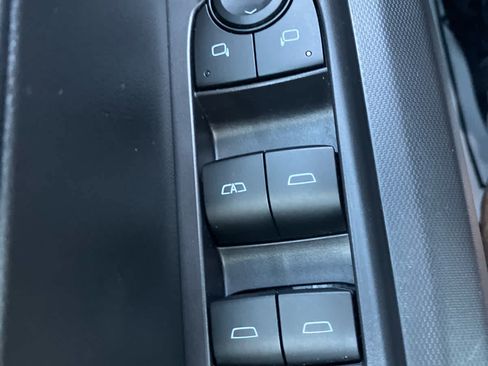 Used 2023 Chevrolet Colorado Trail Boss w/ Technology Package AWD/4WD image 13