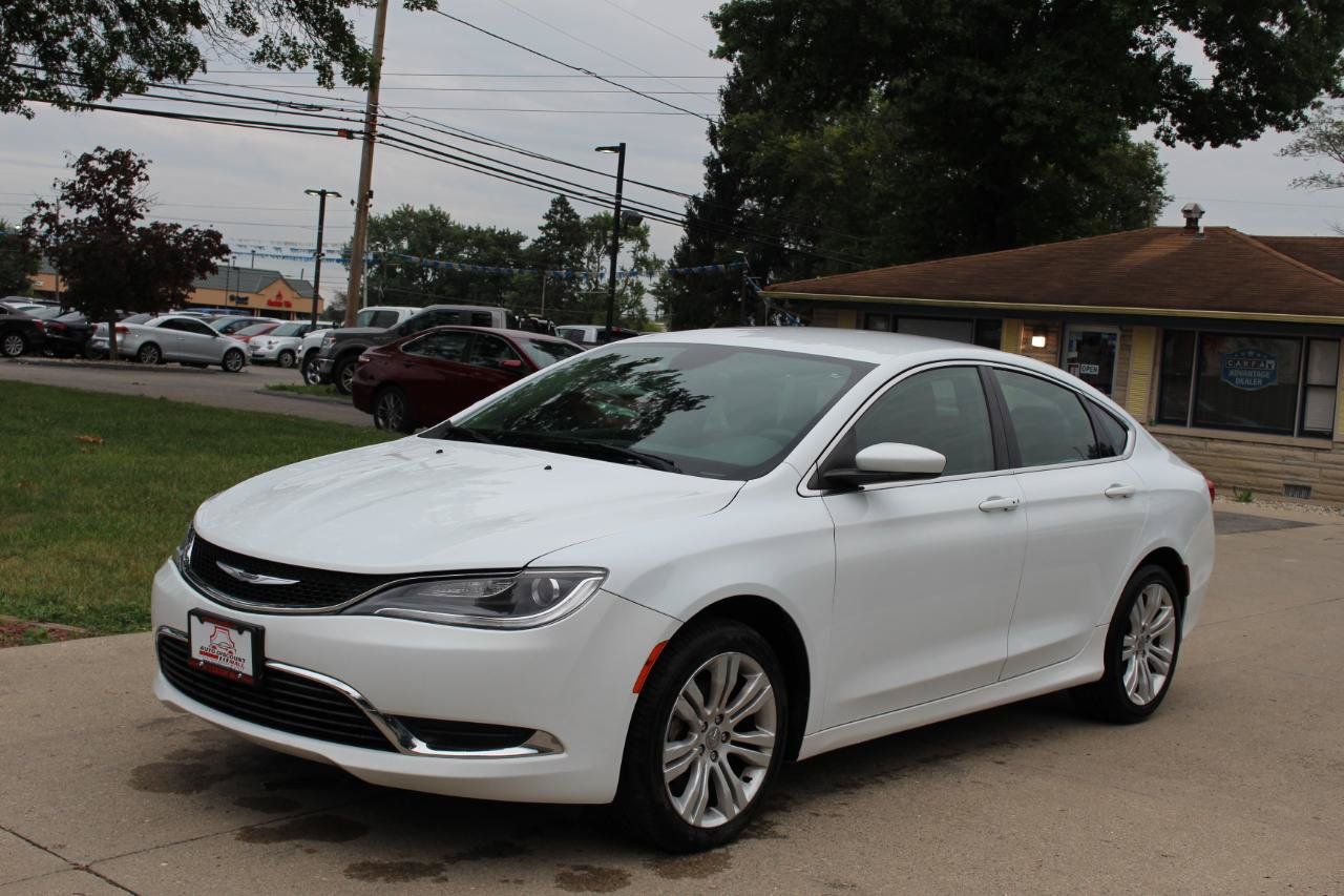 Used 2015 Chrysler 200 Limited w/ Convenience Group FWD image 5
