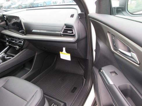 New 2026 Chevrolet Traverse LT w/ Sun and Wheel Package image 17