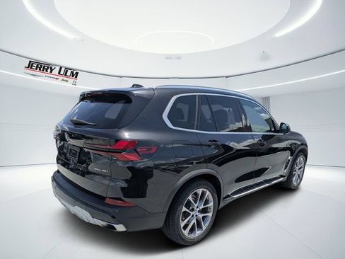 Used 2025 BMW X5 xDrive40i AWD/4WD image 3