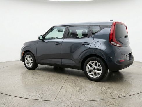 Used 2025 Kia Soul LX w/ LX Technology Package FWD image 6