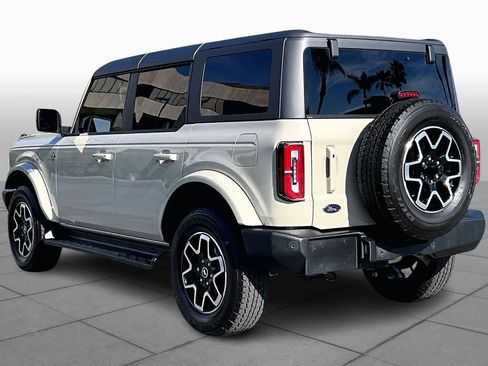 Used 2025 Ford Bronco Outer Banks image 11