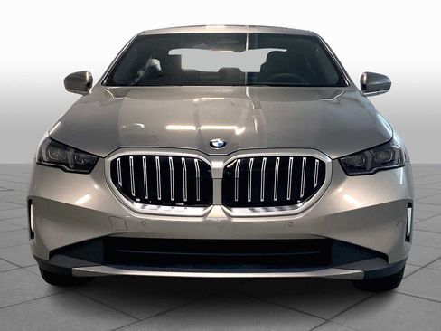 New 2026 BMW 530i xDrive w/ Premium Package image 3