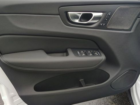 New 2026 Volvo XC60 B5 Ultra w/ Climate Package image 8