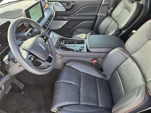 New 2025 Lincoln Aviator Black Label image 12