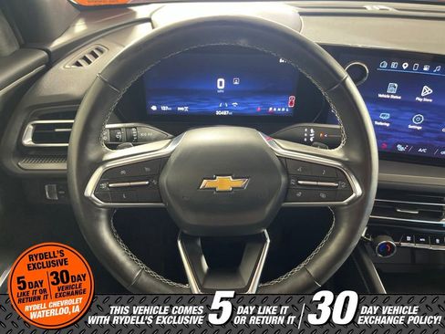 Used 2025 Chevrolet Traverse LT w/ Driver Confidence Package AWD/4WD image 29