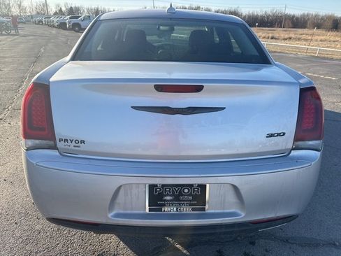 Used 2020 Chrysler 300 Touring w/ Sport Appearance Package image 3