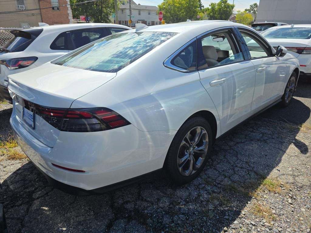 Used 2023 Honda Accord EX image 4