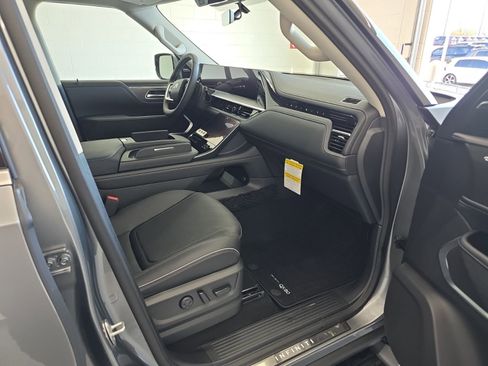 New 2026 INFINITI QX80 Luxe w/ Cargo Package AWD/4WD image 9