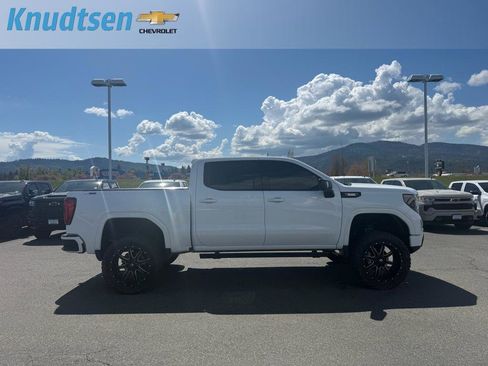 Used 2022 GMC Sierra 1500 Elevation w/ Elevation Premium Package AWD/4WD image 8