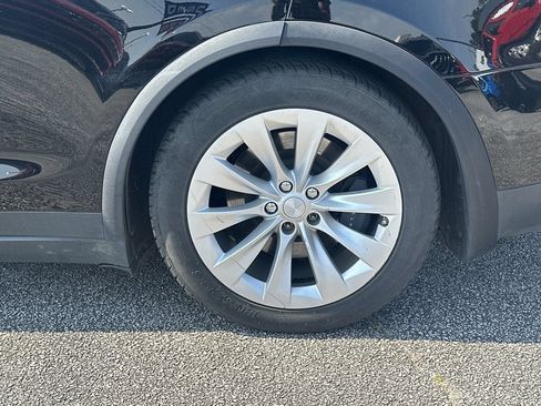 Used 2018 Tesla Model X 75D AWD/4WD image 19