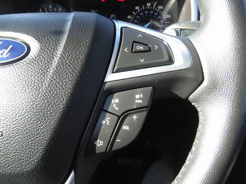 Used 2017 Ford Edge SEL image 20