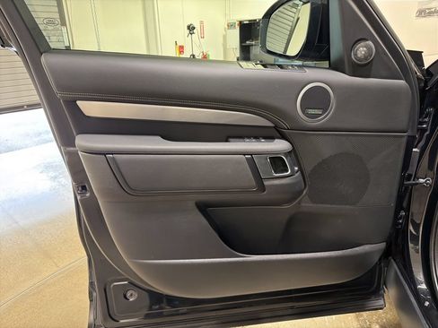 Certified 2025 Land Rover Discovery Dynamic SE AWD/4WD image 9