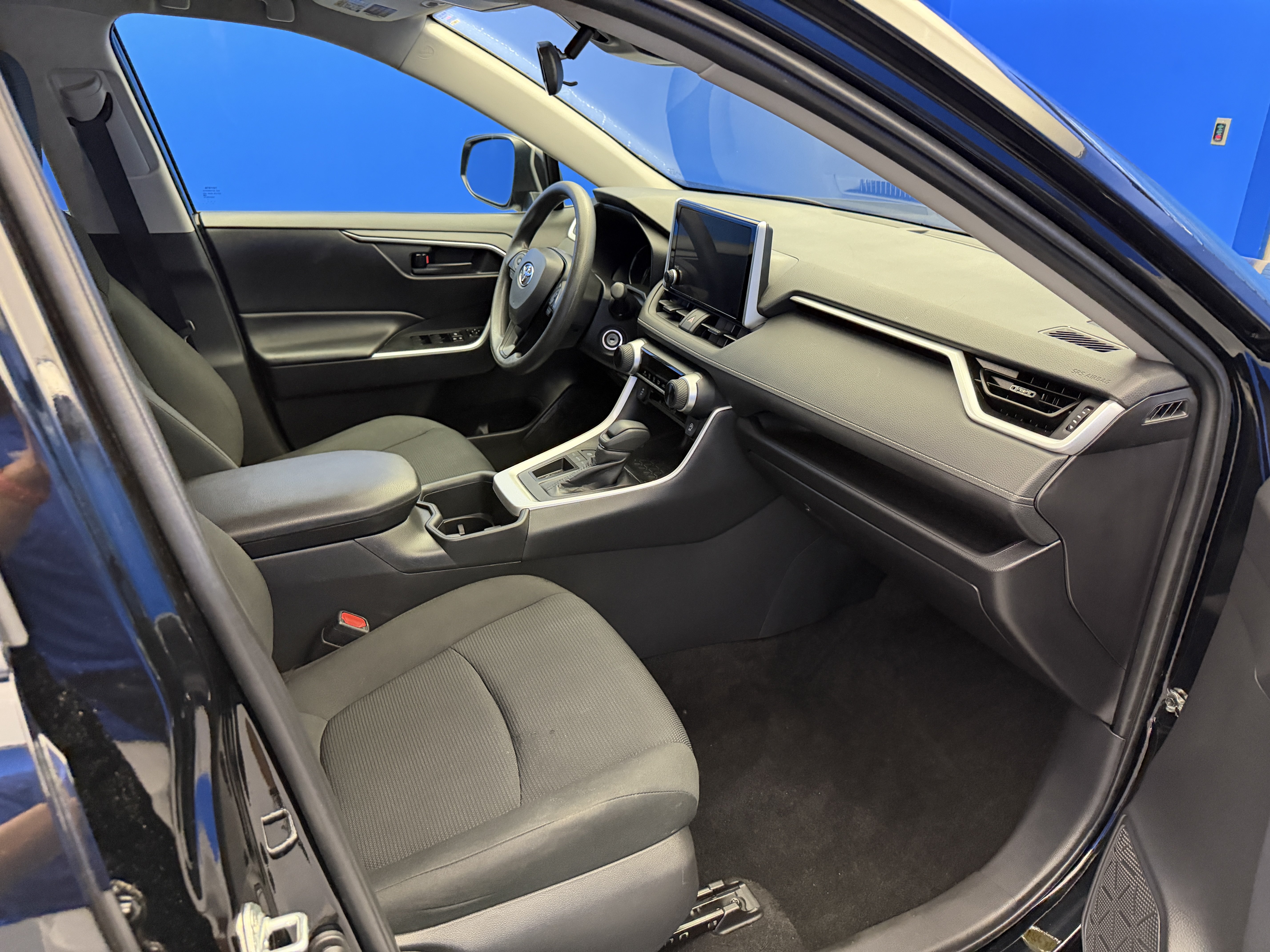 Used 2024 Toyota RAV4 LE FWD image 22