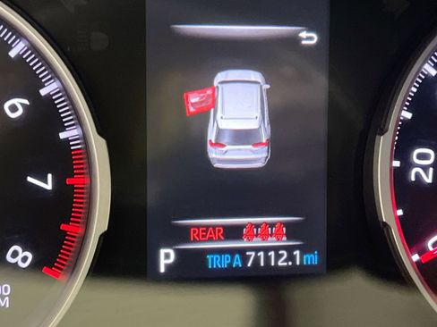 Used 2021 Toyota RAV4 LE image 26