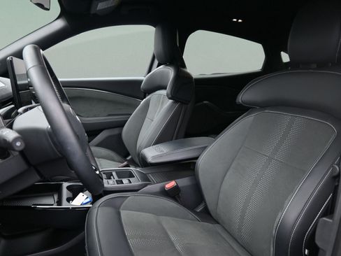 Used 2025 Ford Mustang Mach-E GT image 30