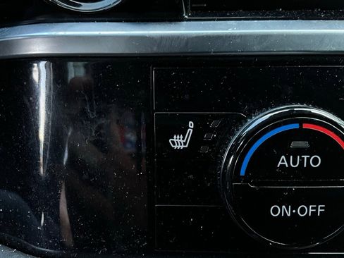 Used 2024 Nissan Pathfinder SV image 26