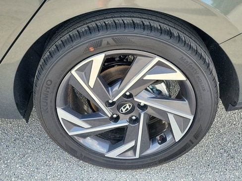 New 2025 Hyundai Elantra SEL FWD image 6
