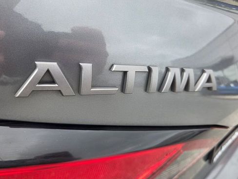 Used 2024 Nissan Altima 2.5 SV FWD image 15