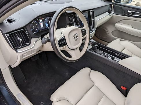 Used 2020 Volvo S60 T5 Inscription image 8