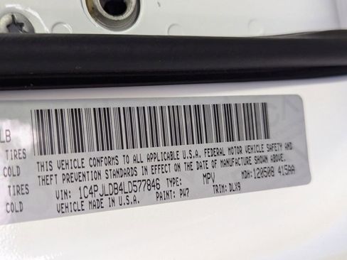 Used 2020 Jeep Cherokee Limited image 60