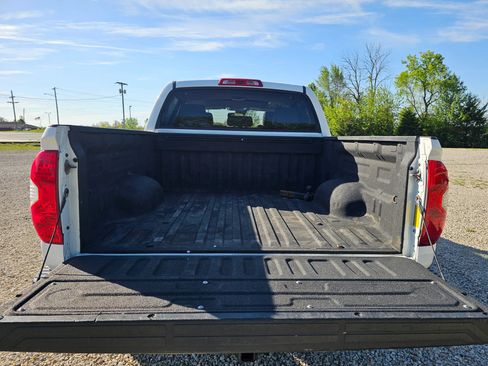 Used 2019 Toyota Tundra Limited w/ Limited Premium Package AWD/4WD image 5