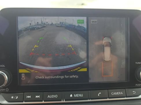 Used 2023 Nissan Rogue SL image 24