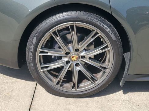 Used 2023 Porsche Panamera 4 Platinum Edition AWD/4WD image 14