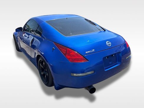 Used 2004 Nissan 350Z Coupe RWD image 3