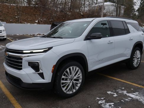 New 2026 Chevrolet Traverse LT w/ LPO, Floor Liner Package image 4