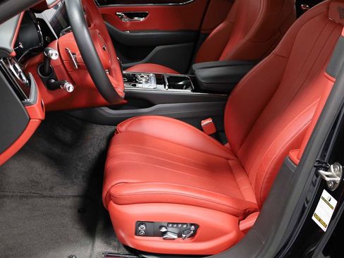 Used 2021 Bentley Flying Spur V8 image 18
