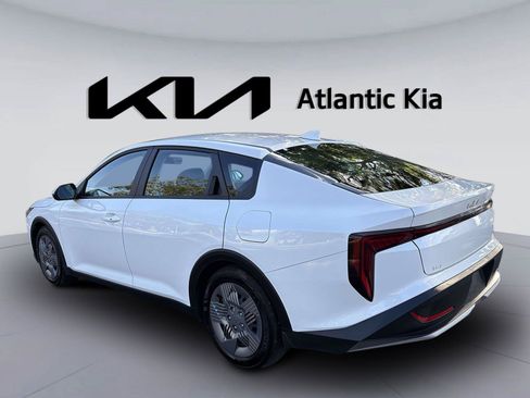 Certified 2025 Kia K4 FWD image 10