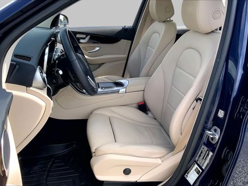 Used 2022 Mercedes-Benz GLC 300 image 8
