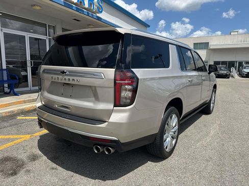 Used 2022 Chevrolet Suburban High Country w/ Premium Package 2 RWD image 7
