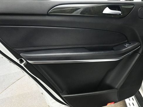 Used 2018 Mercedes-Benz GLS 550 4MATIC w/ Driver Assistance Package image 16